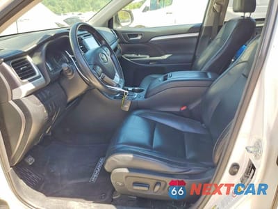 Zdjęcie 7 z 14 samochodu: 2015 TOYOTA HIGHLANDER XLE VIN:5TDJKRFH0FS199721 - miniatura