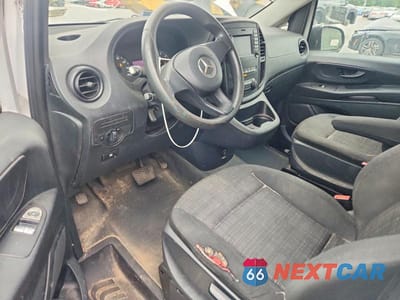 Zdjęcie 8 z 13 samochodu: 2016 MERCEDES-BENZ METRIS DELIVERY VAN VIN:WD3PG2EA8G3189779 - miniatura