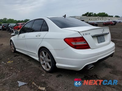Drugie zdjęcie samochodu z przodu: 2014 MERCEDES-BENZ C 300 4MATIC VIN:WDDGF8AB3EA922247 - miniatura