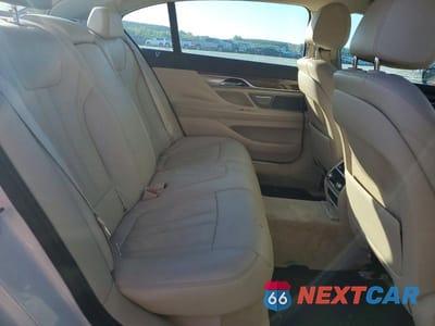 Zdjęcie 10 z 12 samochodu: 2016 BMW 740 I VIN:WBA7E2C57GGD99896 - miniatura