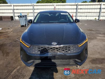 Piąte zdjęcie samochodu w środku: 2021 KIA K5 LXS VIN:5XXG14J29MG071298 - miniatura