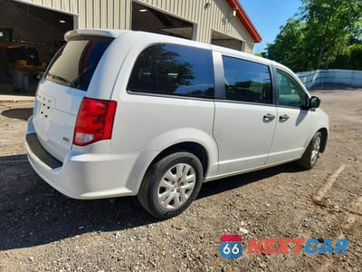 Trzecie zdjęcie samochodu z tyłu: 2019 DODGE GRAND CARAVAN SE VIN:2C4RDGBGXKR713561 - miniatura