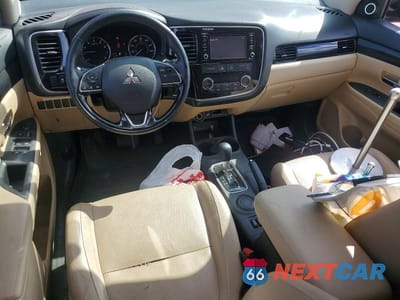 Zdjęcie 8 z 13 samochodu: 2016 MITSUBISHI OUTLANDER SE VIN:JA4AD3A34GZ026961 - miniatura
