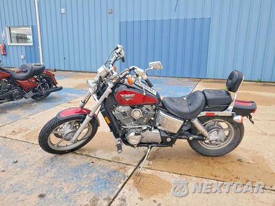Trzecie zdjęcie samochodu z tyłu: 1993 HONDA VT1100 C VIN:1HFSC1812PA701667 - miniatura