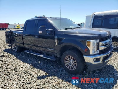 Czwarte zdjęcie samochodu z boku: 2018 FORD F350 SUPER DUTY VIN:1FT8W3BT2JEB45507 - miniatura