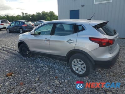 Drugie zdjęcie samochodu z przodu: 2019 NISSAN ROGUE SPORT S VIN:JN1BJ1CR1KW338466 - miniatura