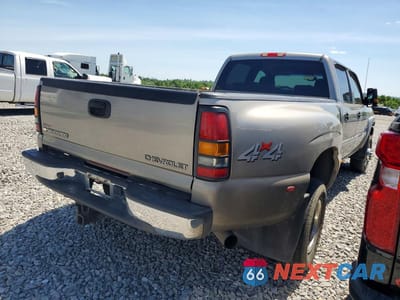 Trzecie zdjęcie samochodu z tyłu: 2003 CHEVROLET SILVERADO K3500 VIN:1GCJK33113F153752 - miniatura