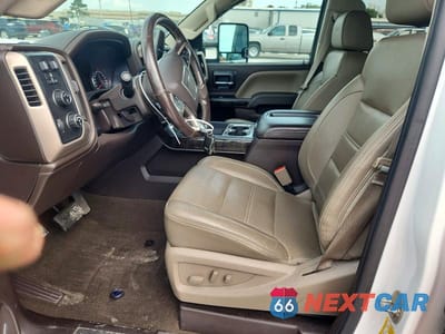 Zdjęcie 7 z 12 samochodu: 2015 GMC SIERRA K2500 DENALI VIN:1GT120E84FF586043 - miniatura