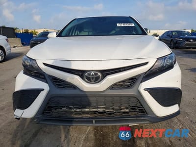 Piąte zdjęcie samochodu w środku: 2022 TOYOTA CAMRY SE VIN:4T1T11AK8NU686476 - miniatura