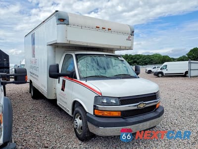 Czwarte zdjęcie samochodu z boku: 2016 CHEVROLET EXPRESS BOX TRUCK VIN:1GB3GTCGXG1239180 - miniatura