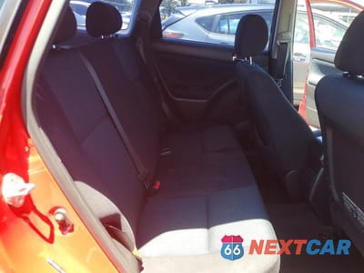 Zdjęcie 10 z 12 samochodu: 2005 TOYOTA COROLLA MATRIX XR VIN:2T1KR32E05C416636 - miniatura