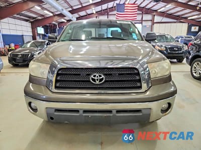 Piąte zdjęcie samochodu w środku: 2008 TOYOTA TUNDRA SR5 VIN:5TBBT54188S458970 - miniatura