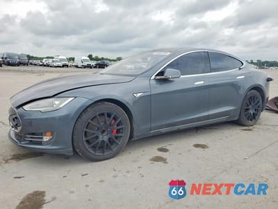 2014 TESLA MODEL S 5YJSA1H12EFP28985 - główne zdjęcie licytacji z USA - miniatura