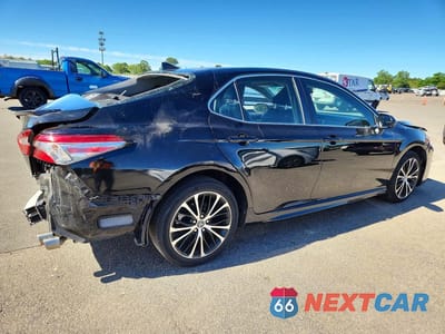 Trzecie zdjęcie samochodu z tyłu: 2019 TOYOTA CAMRY SE VIN:4T1B11HK6KU772950 - miniatura