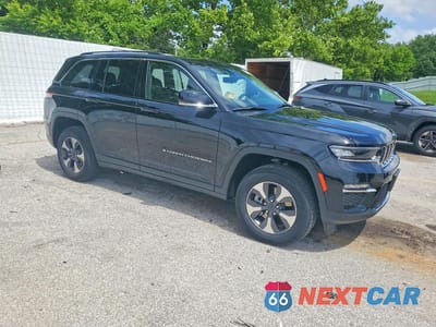 Czwarte zdjęcie samochodu z boku: 2022 JEEP GRAND CHEROKEE LIMITED 4XE VIN:1C4RJYB69N8721382 - miniatura