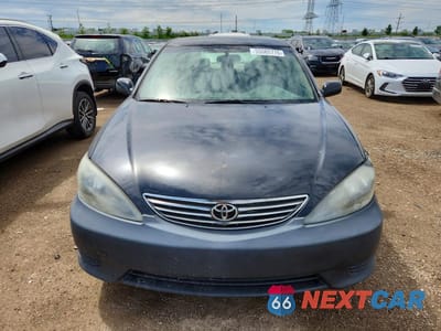 Piąte zdjęcie samochodu w środku: 2006 TOYOTA CAMRY LE VIN:4T1BE32K86U124475 - miniatura
