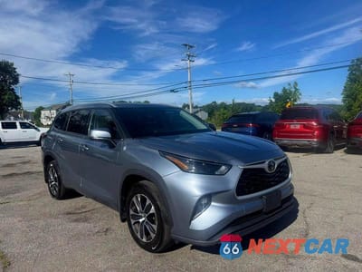 2022 TOYOTA HIGHLANDER XLE 5TDGZRBH6NS174915 - główne zdjęcie licytacji z USA - miniatura
