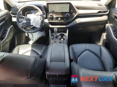 Zdjęcie 8 z 13 samochodu: 2023 TOYOTA HIGHLANDER XLE VIN:5TDKDRBHXPS010370 - miniatura