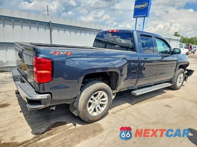 Trzecie zdjęcie samochodu z tyłu: 2018 CHEVROLET SILVERADO K1500 LT VIN:1GCVKRECXJZ121851 - miniatura