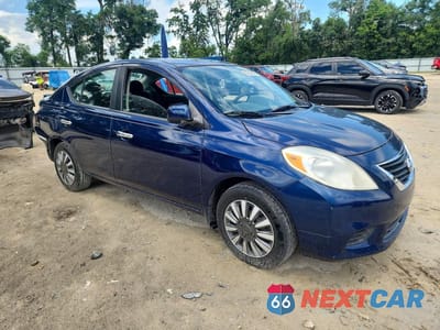 Czwarte zdjęcie samochodu z boku: 2012 NISSAN VERSA 1.6 S VIN:3N1CN7AP5CL847805 - miniatura