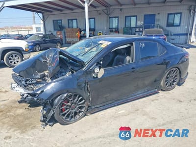 2023 TOYOTA CAMRY TRD 4T1KZ1AK2PU080811 - główne zdjęcie licytacji z USA - miniatura