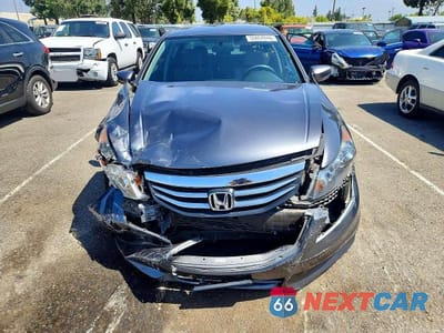 Piąte zdjęcie samochodu w środku: 2011 HONDA ACCORD LX VIN:1HGCP2F33BA081919 - miniatura