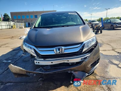 Piąte zdjęcie samochodu w środku: 2019 HONDA ODYSSEY EXL VIN:5FNRL6H78KB017913 - miniatura