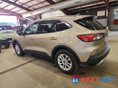 Drugie zdjęcie samochodu z przodu: 2020 FORD ESCAPE SE VIN:1FMCU9G64LUB44160 - miniatura