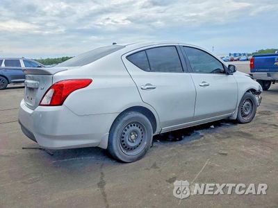 Trzecie zdjęcie samochodu z tyłu: 2017 NISSAN VERSA 1.6 SV VIN:3N1CN7AP6HL830390 - miniatura