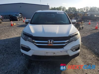 Piąte zdjęcie samochodu w środku: 2016 HONDA PILOT EXL VIN:5FNYF5H83GB017346 - miniatura