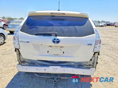 Zdjęcie 6 z 13 samochodu: 2014 TOYOTA PRIUS V THREE VIN:JTDZN3EU5E3312732 - miniatura