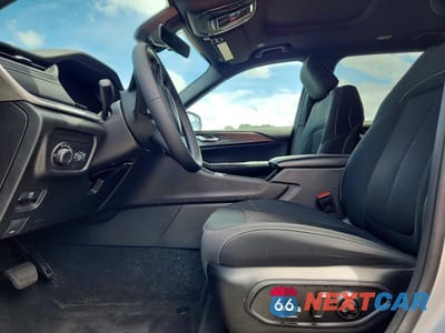 Zdjęcie 7 z 13 samochodu: 2025 JEEP GRAND CHEROKEE L LAREDO VIN:1C4RJKAG8S8673926 - miniatura