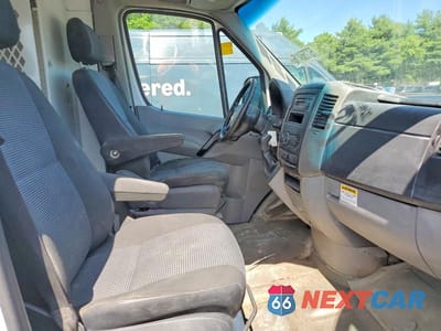 Zdjęcie 11 z 13 samochodu: 2012 MERCEDES-BENZ SPRINTER 2500 DELIVERY VAN VIN:WD3PE7CCXC5628048 - miniatura