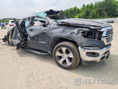 Czwarte zdjęcie samochodu z boku: 2019 RAM 1500 LARAMIE VIN:1C6SRFJT1KN504483 - miniatura