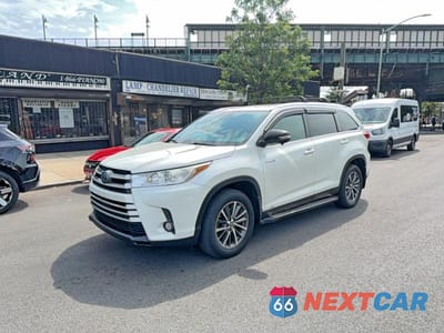 Drugie zdjęcie samochodu z przodu: 2019 TOYOTA HIGHLANDER HYBRID XLE VIN:5TDJGRFHXKS070025 - miniatura