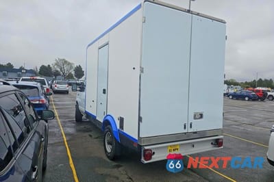 Trzecie zdjęcie samochodu z tyłu: 2024 FORD ECONOLINE E350 SUPER DUTY CUTAWAY VAN VIN:1FDWE3FN0RDD00655 - miniatura