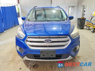 Piąte zdjęcie samochodu w środku: 2018 FORD ESCAPE SE VIN:1FMCU9GD9JUA50769 - miniatura