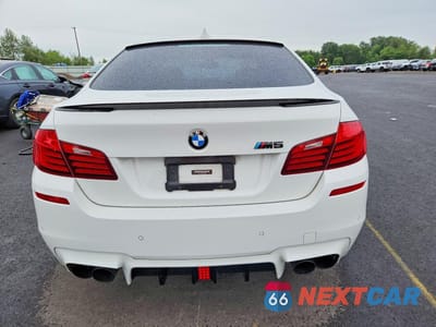 Zdjęcie 6 z 12 samochodu: 2014 BMW M5 VIN:WBSFV9C53ED593286 - miniatura