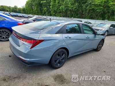 Trzecie zdjęcie samochodu z tyłu: 2023 HYUNDAI ELANTRA SEL VIN:KMHLM4AG9PU391572 - miniatura