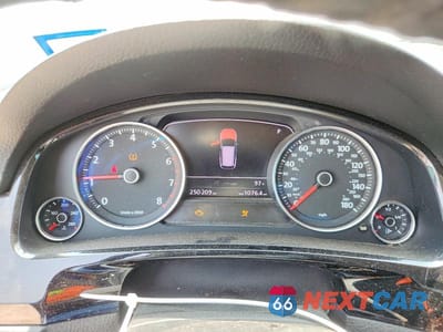 Zdjęcie 9 z 13 samochodu: 2011 VOLKSWAGEN TOUAREG V6 VIN:WVGFF9BP3BD001237 - miniatura