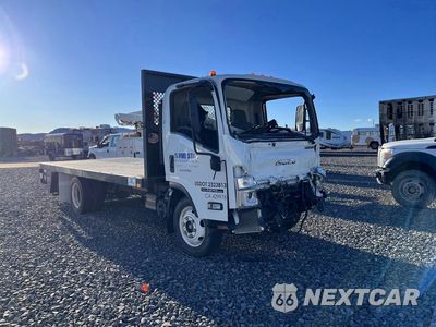 Trzecie zdjęcie samochodu z tyłu: 2023 ISUZU NPR HD FLATBED TRUCK VIN:54DC4W1D2PS203956 - miniatura