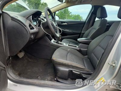 Zdjęcie 7 z 12 samochodu: 2016 CHEVROLET CRUZE LS VIN:1G1BC5SMXG7275995 - miniatura