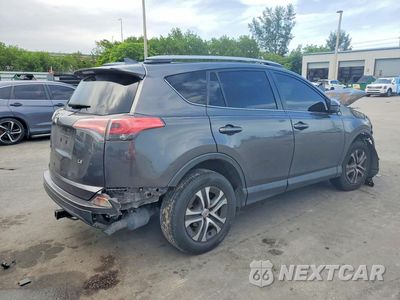 Trzecie zdjęcie samochodu z tyłu: 2017 TOYOTA RAV4 LE VIN:JTMZFREV8HJ115269 - miniatura