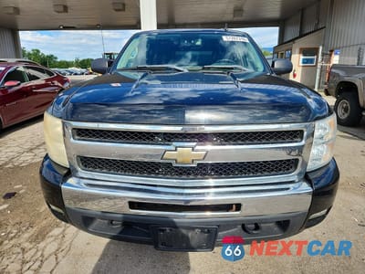 Piąte zdjęcie samochodu w środku: 2011 CHEVROLET SILVERADO K1500 LT VIN:3GCPKSE32BG373272 - miniatura