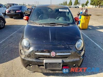 Piąte zdjęcie samochodu w środku: 2016 FIAT 500 ELECTRIC VIN:3C3CFFGE9GT173758 - miniatura