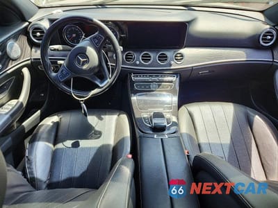 Zdjęcie 8 z 12 samochodu: 2017 MERCEDES-BENZ E 300 VIN:WDDZF4JB9HA011362 - miniatura