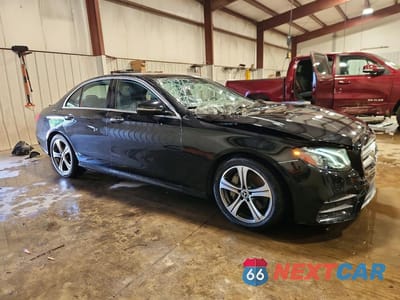 Czwarte zdjęcie samochodu z boku: 2020 MERCEDES-BENZ E 350 4MATIC VIN:WDDZF8EB6LA751042 - miniatura