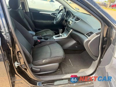 Piąte zdjęcie samochodu w środku: 2015 NISSAN SENTRA SR VIN:3N1AB7AP5FY354763 - miniatura