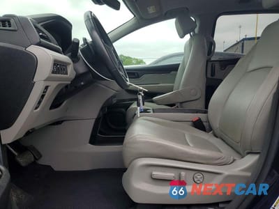 Zdjęcie 7 z 14 samochodu: 2019 HONDA ODYSSEY TOURING VIN:5FNRL6H81KB118395 - miniatura