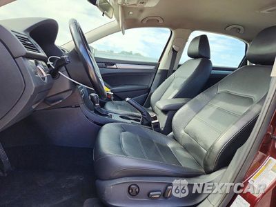 Zdjęcie 7 z 12 samochodu: 2014 VOLKSWAGEN PASSAT S VIN:1VWAT7A32EC079543 - miniatura